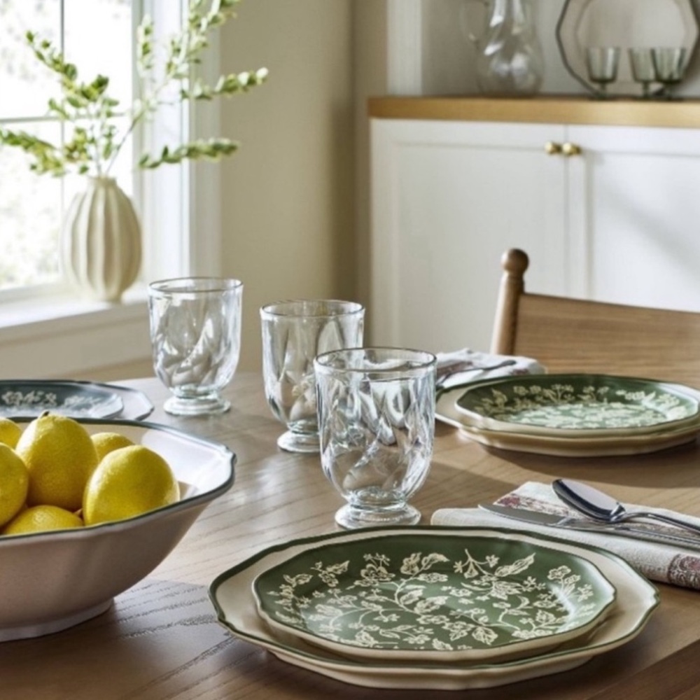 New! 4pk Threshold Designed+Studio McGee 8.5" Melamine Floral Salad Plates - Picture 3 of 13
